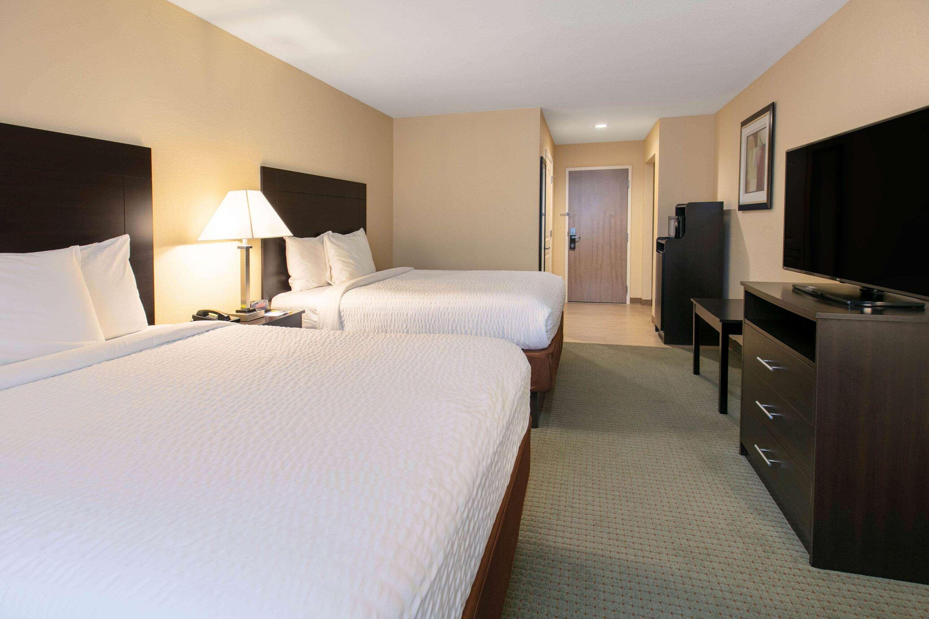 Days Inn & Suites By Wyndham Florence/Jackson Area Экстерьер фото