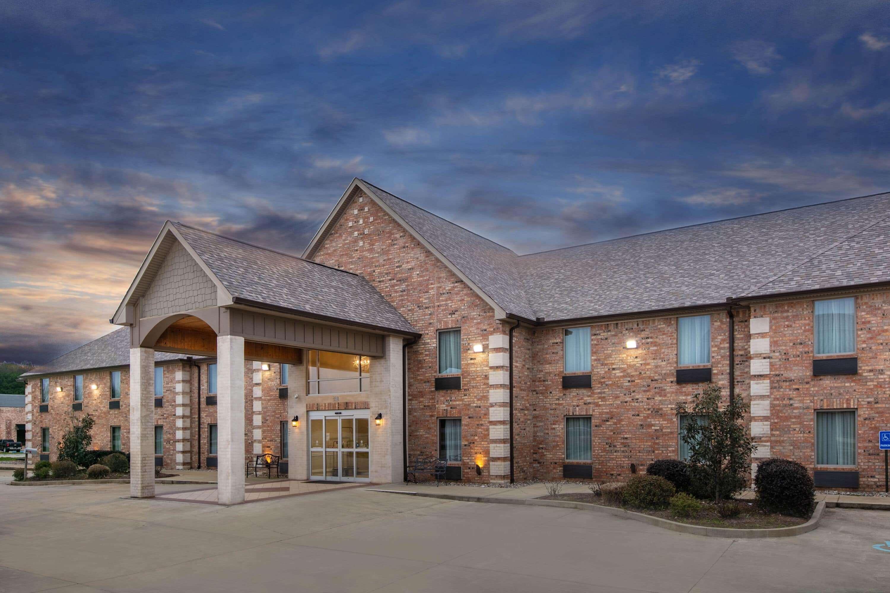 Days Inn & Suites By Wyndham Florence/Jackson Area Экстерьер фото