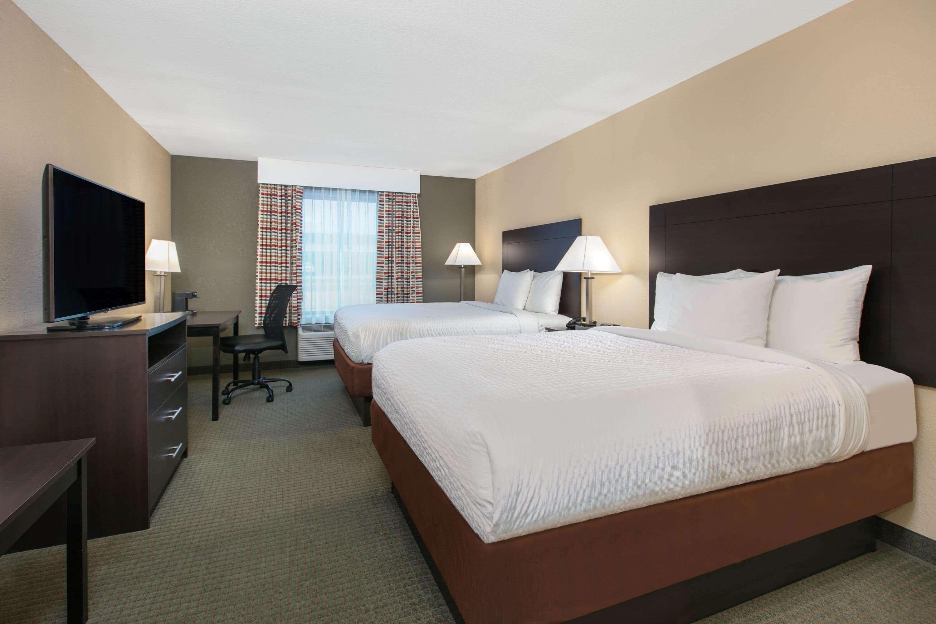 Days Inn & Suites By Wyndham Florence/Jackson Area Экстерьер фото