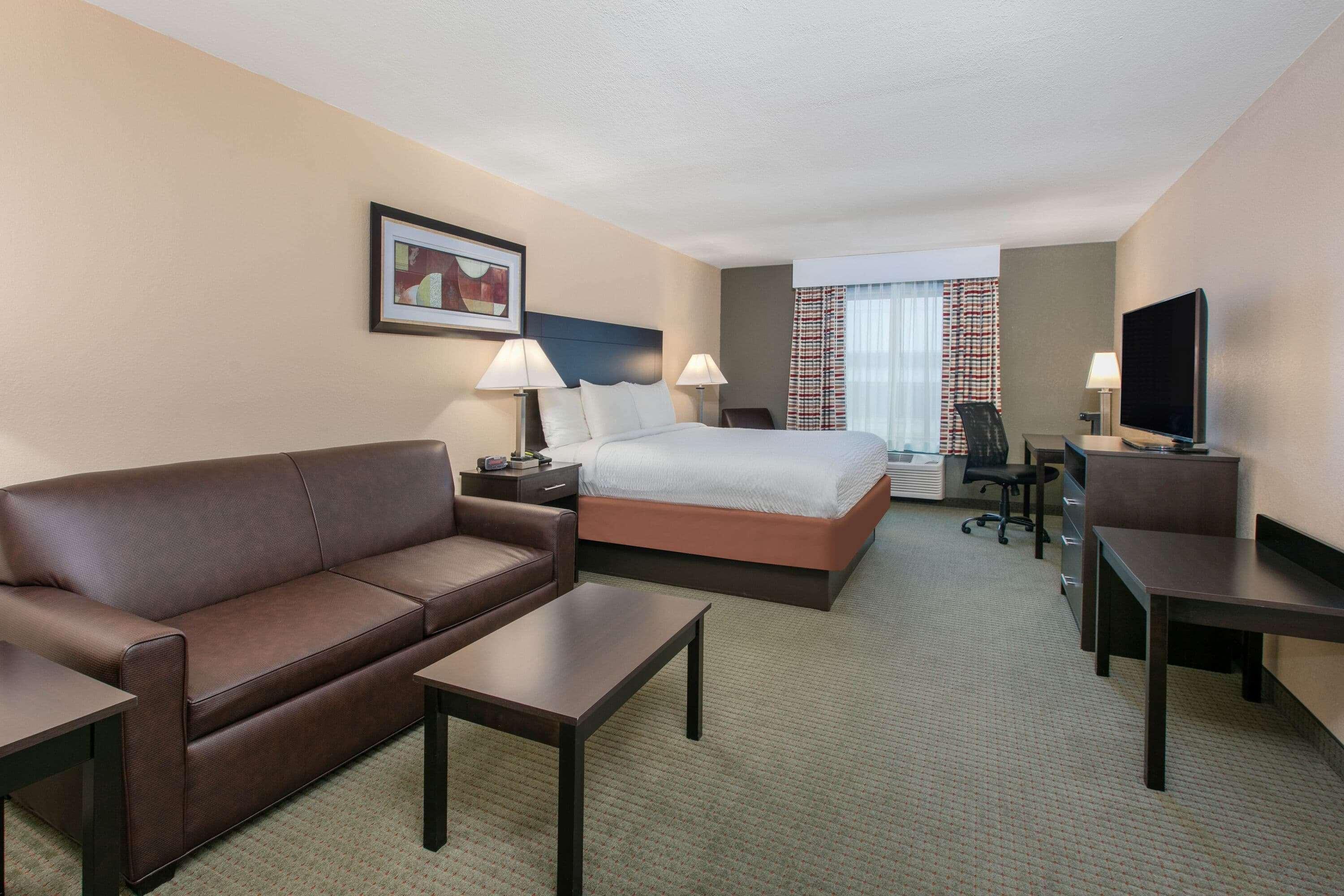 Days Inn & Suites By Wyndham Florence/Jackson Area Экстерьер фото